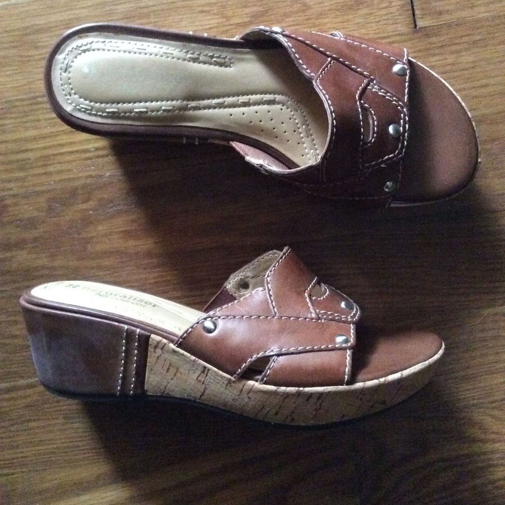 Naturalized Leather wedge sandal